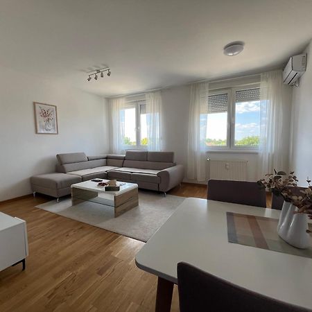 Cozy Apartment Anna Subotica Buitenkant foto